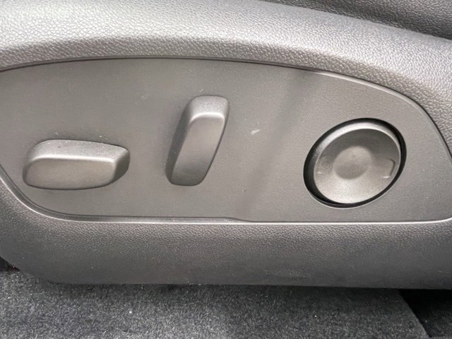 New 2025 Chevrolet Equinox EV LT image 18