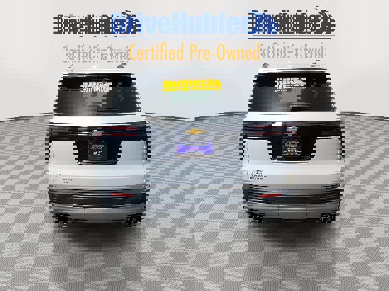 Used 2025 Chevrolet Traverse LT image 3