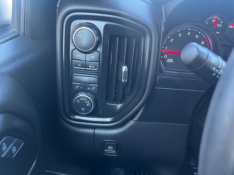 Used 2020 Chevrolet Silverado 1500 Custom w/ Custom Value Package AWD/4WD image 27