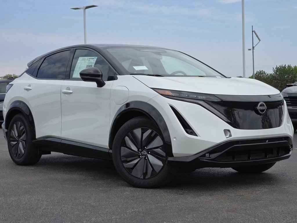 New 2025 Nissan Ariya Platinum image 2