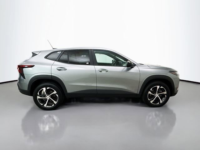 Used 2025 Chevrolet Trax RS w/ Driver Confidence Package image 9