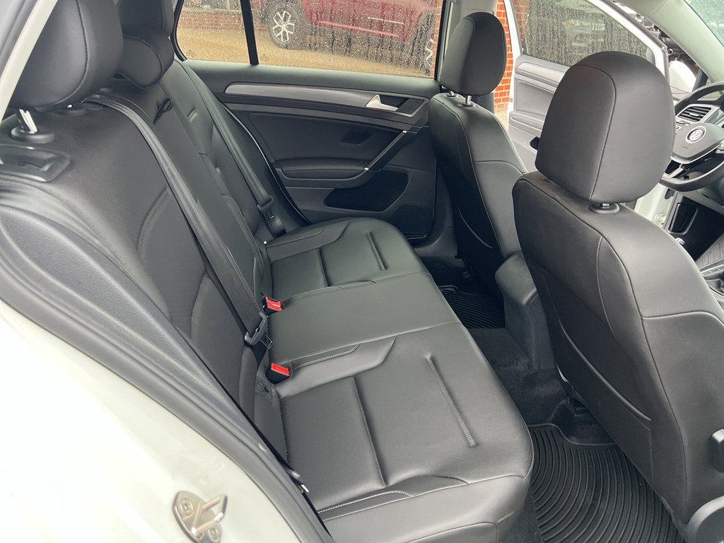 Used 2021 Volkswagen Golf 4-Door image 13