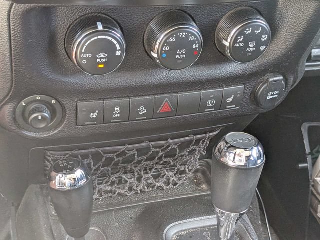 Used 2017 Jeep Wrangler Unlimited Rubicon w/ Connectivity Group AWD/4WD image 23