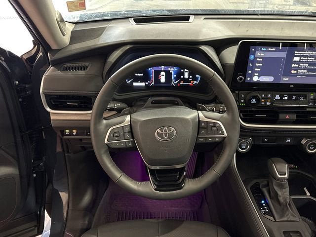 Used 2026 Toyota Grand Highlander AWD image 34