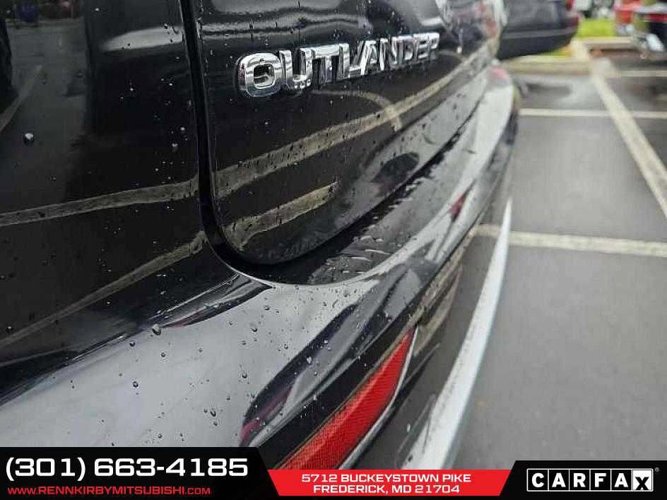 Used 2024 Mitsubishi Outlander SE image 19