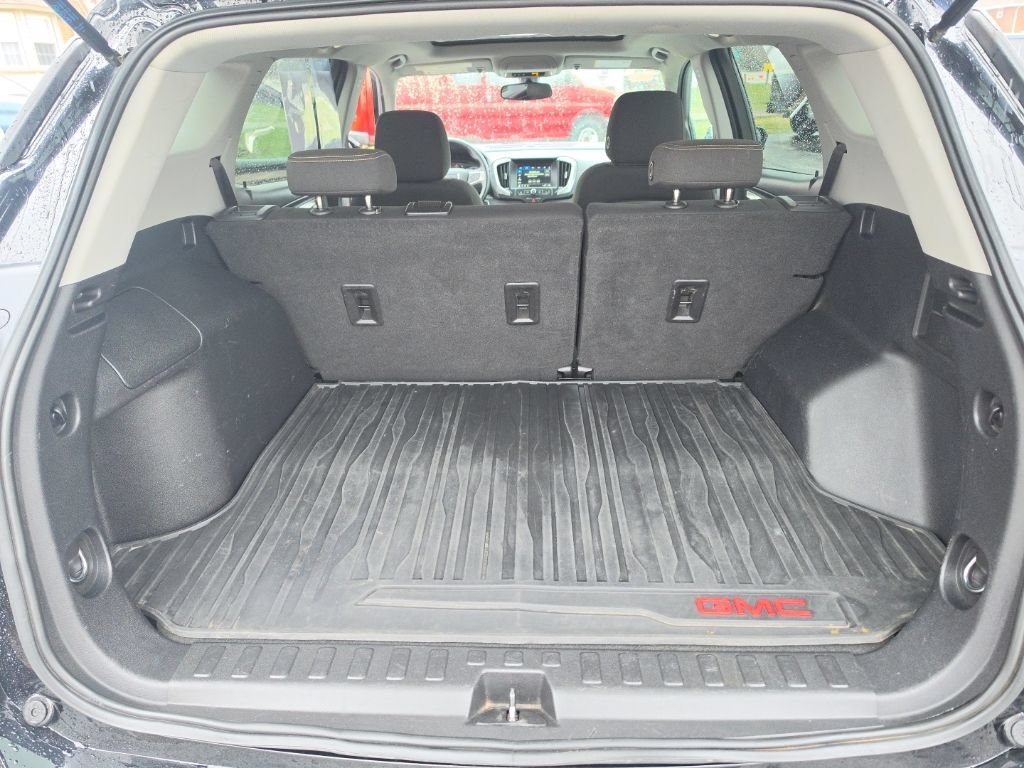 Used 2018 GMC Terrain SLE w/ Driver Convenience Package FWD image 28