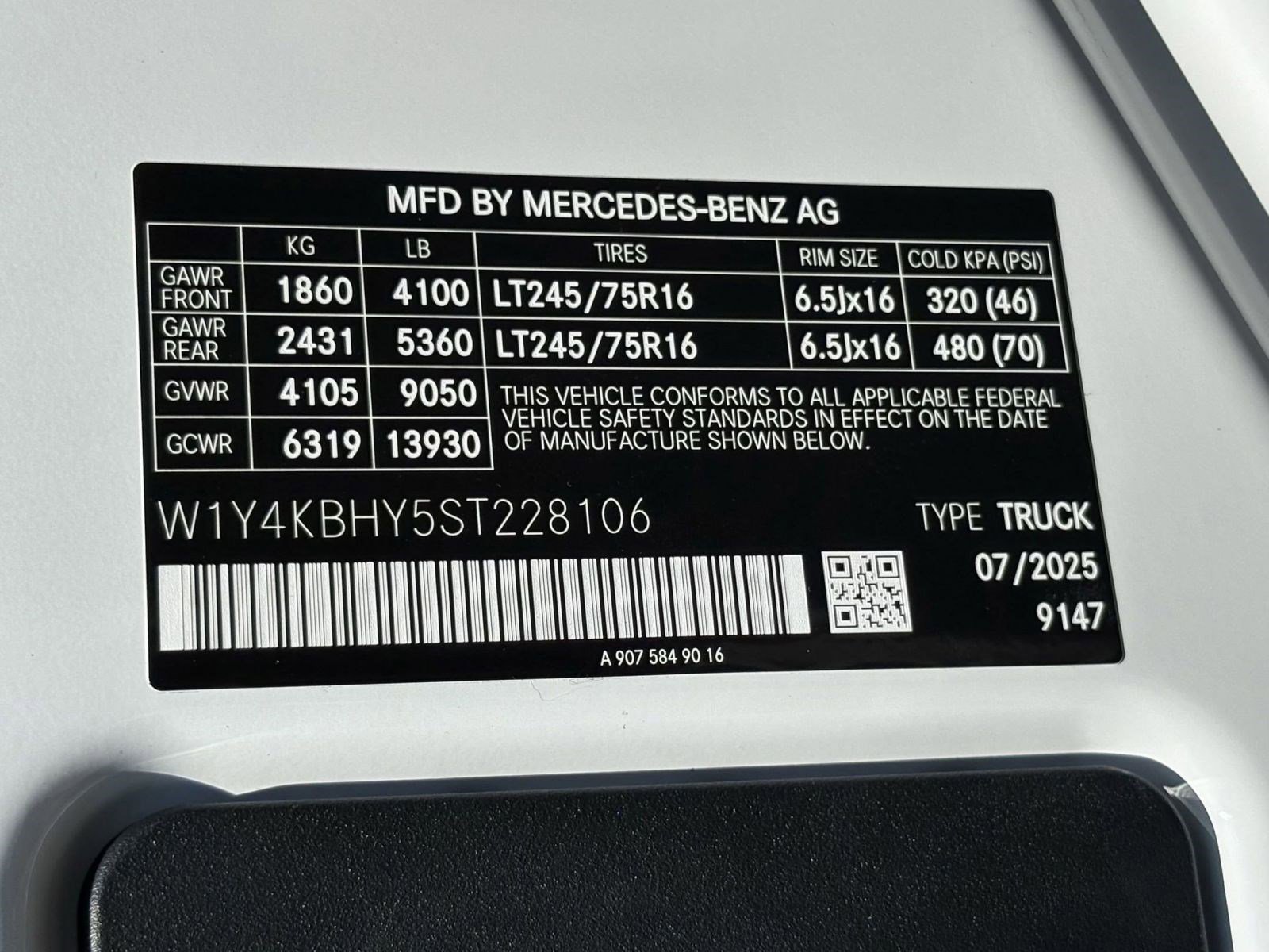 New 2025 Mercedes-Benz Sprinter 2500 image 18