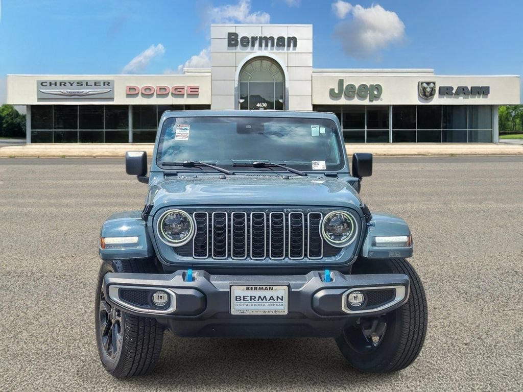 Used 2024 Jeep Wrangler Unlimited Sahara AWD/4WD image 6