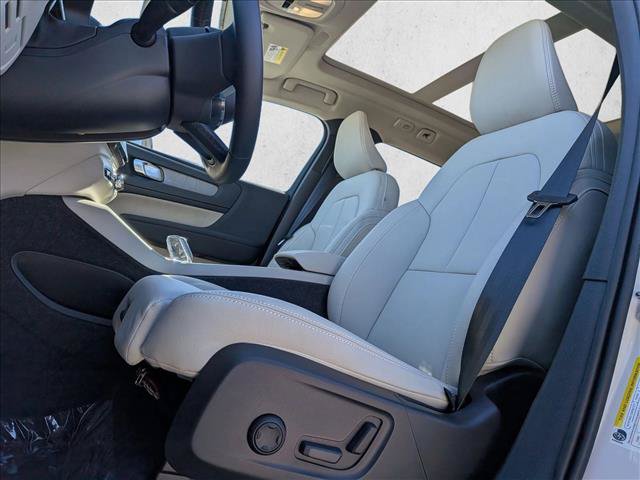 New 2026 Volvo XC40 B5 Ultra w/ Climate Package AWD/4WD image 4