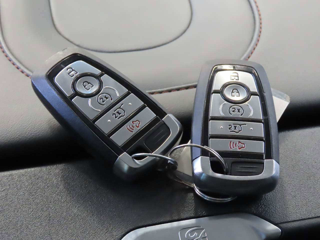 Used 2025 Ford Expedition Active RWD image 17
