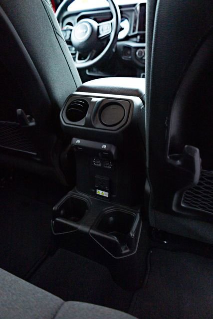 Used 2025 Jeep Wrangler Unlimited Rubicon w/ Convenience Group image 32