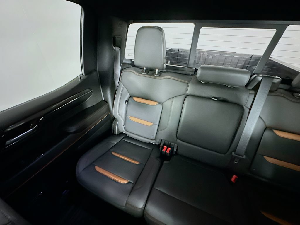 Used 2024 GMC Sierra 1500 AT4 w/ Technology Package AWD/4WD image 12