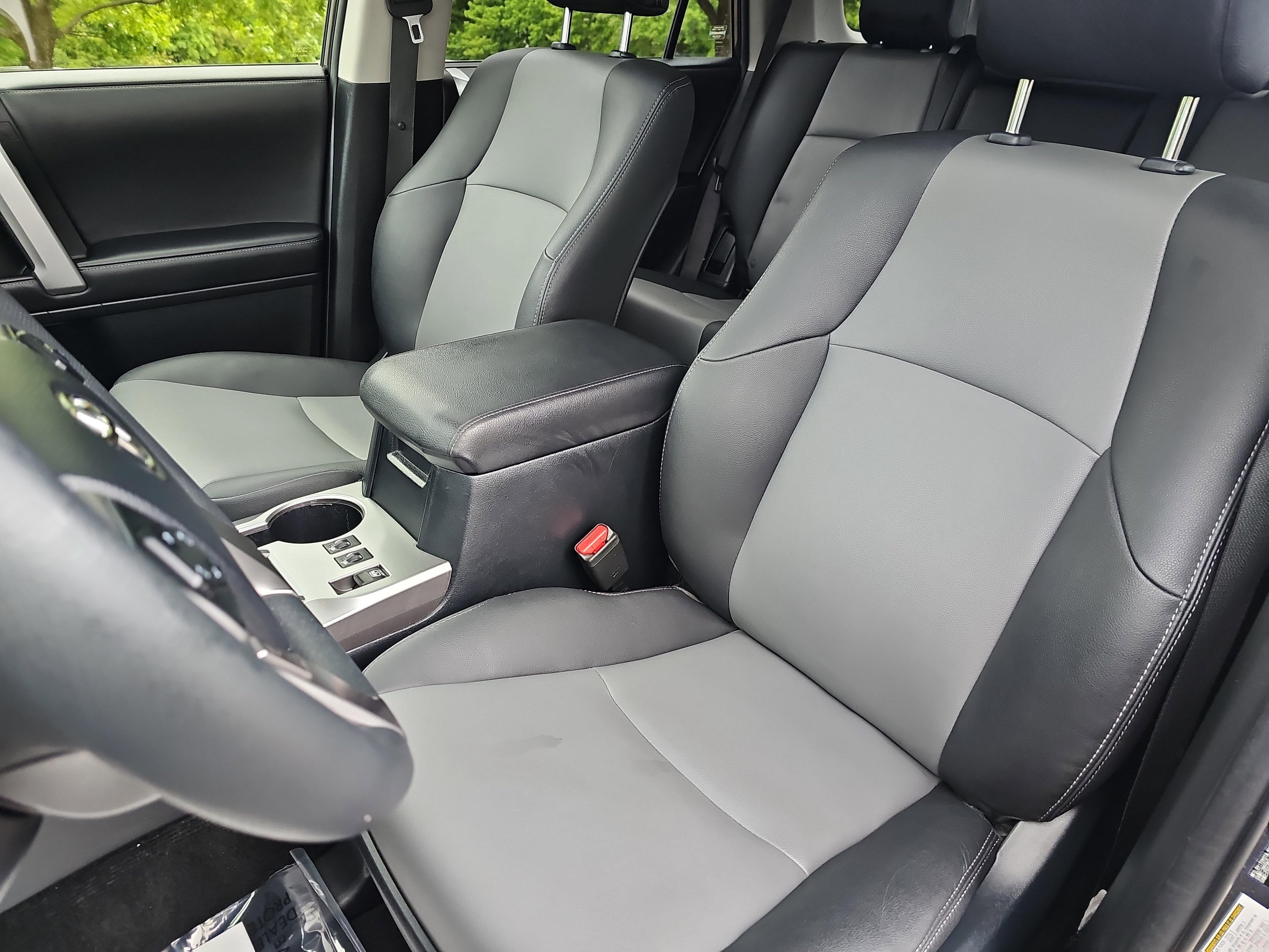 Used 2022 Toyota 4Runner SR5 Premium w/ Moonroof Package AWD/4WD image 15