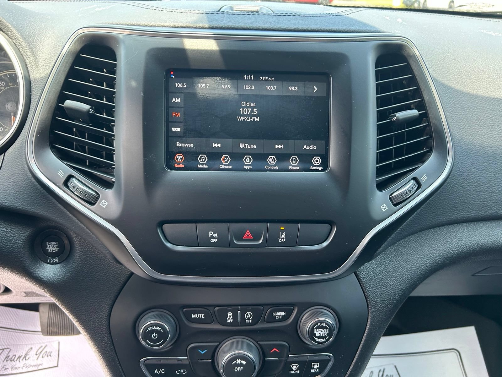 Used 2021 Jeep Cherokee Latitude Plus AWD/4WD image 20
