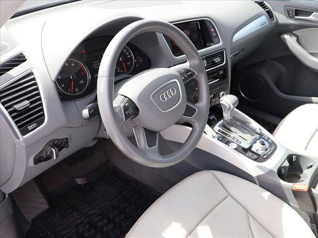 Used 2017 Audi Q5 2.0T Premium Plus w/ Technology Package AWD/4WD image 13