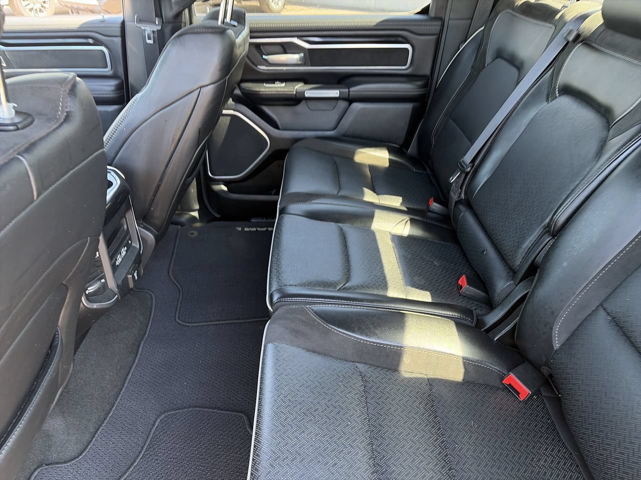 Used 2020 RAM 1500 Laramie AWD/4WD image 22