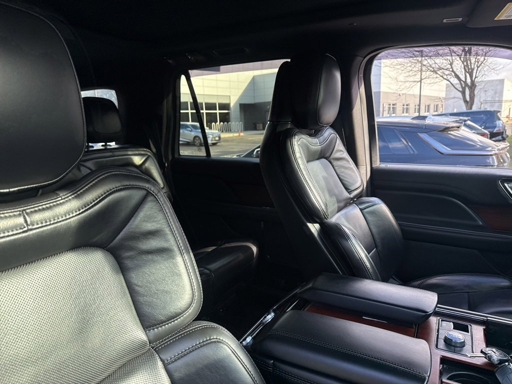 Used 2021 Lincoln Navigator L Reserve image 10