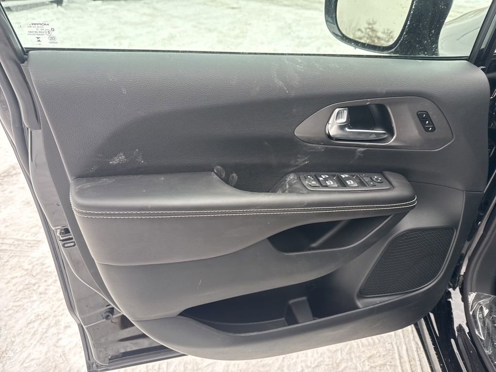 New 2026 Chrysler Pacifica Select image 18