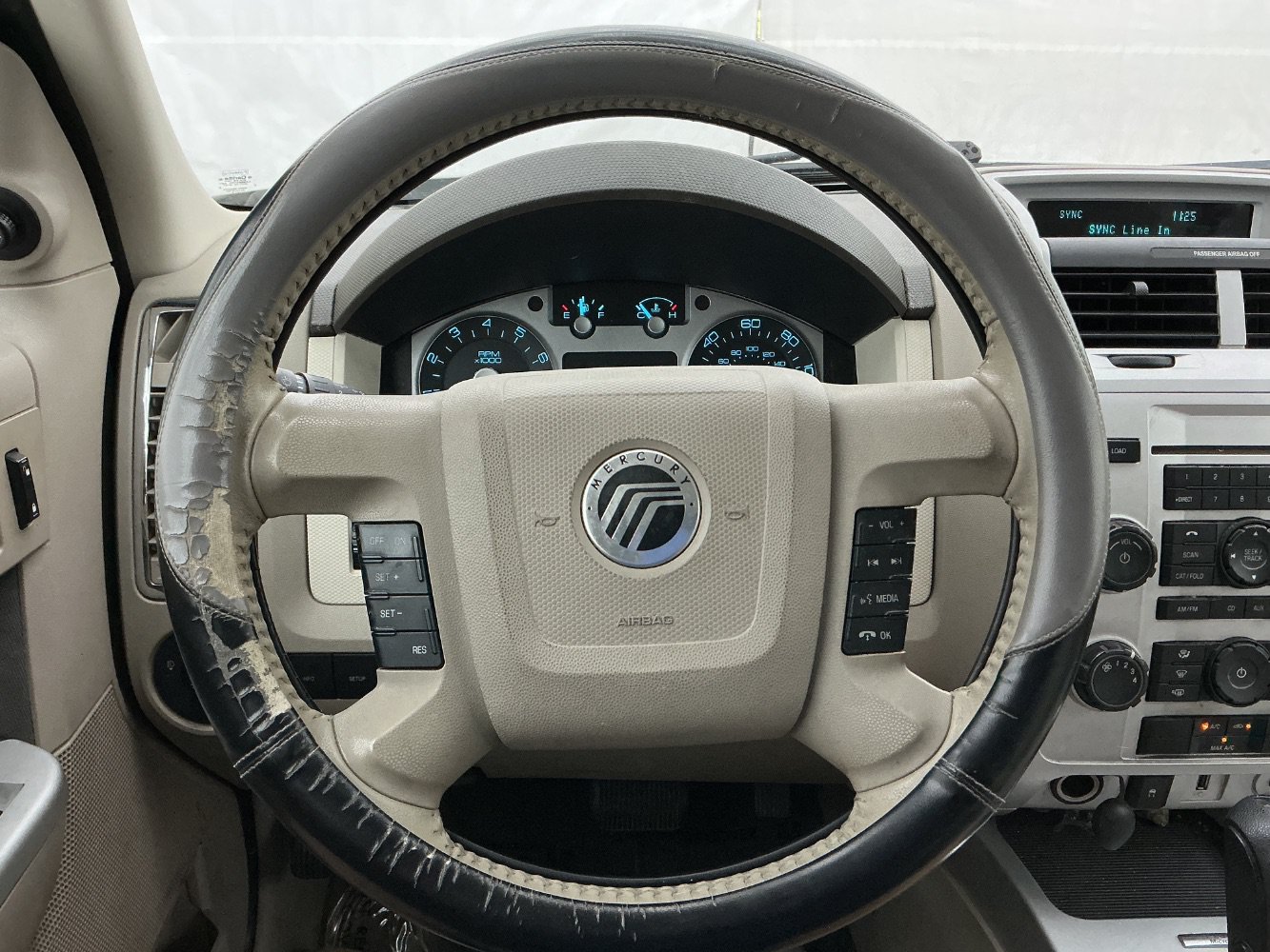 Used 2010 Mercury Mariner 2WD image 14