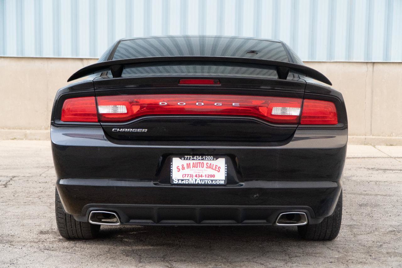 Used 2013 Dodge Charger SE RWD image 14