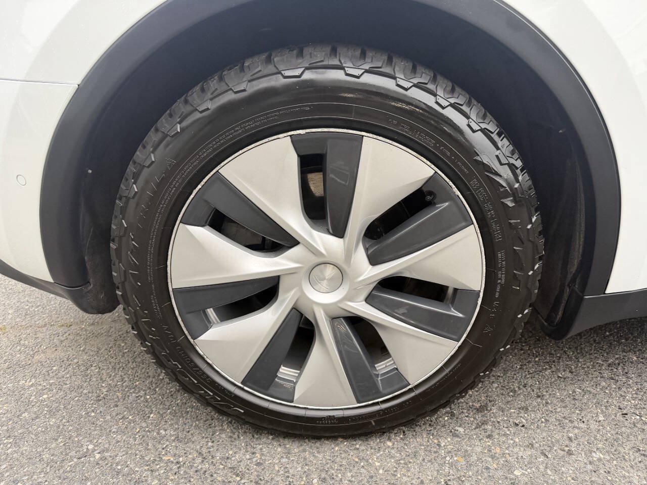 Used 2021 Tesla Model Y Long Range AWD/4WD image 14