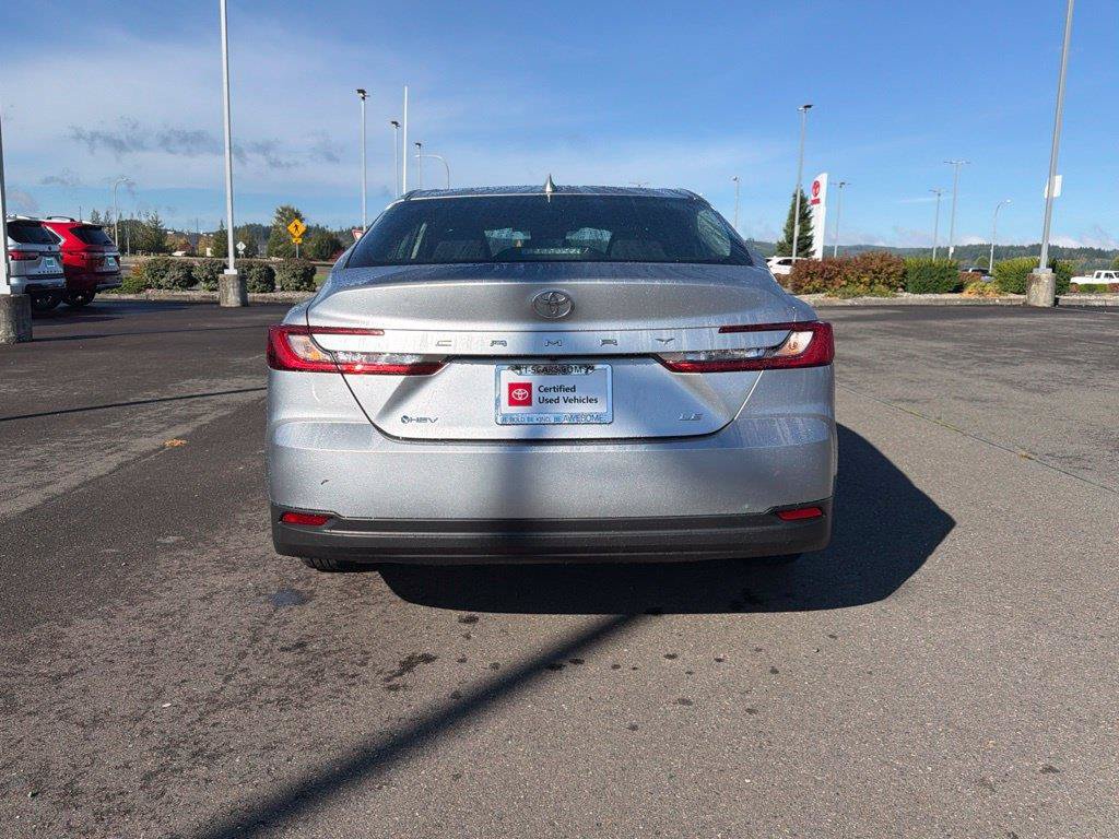 Used 2025 Toyota Camry LE FWD image 8