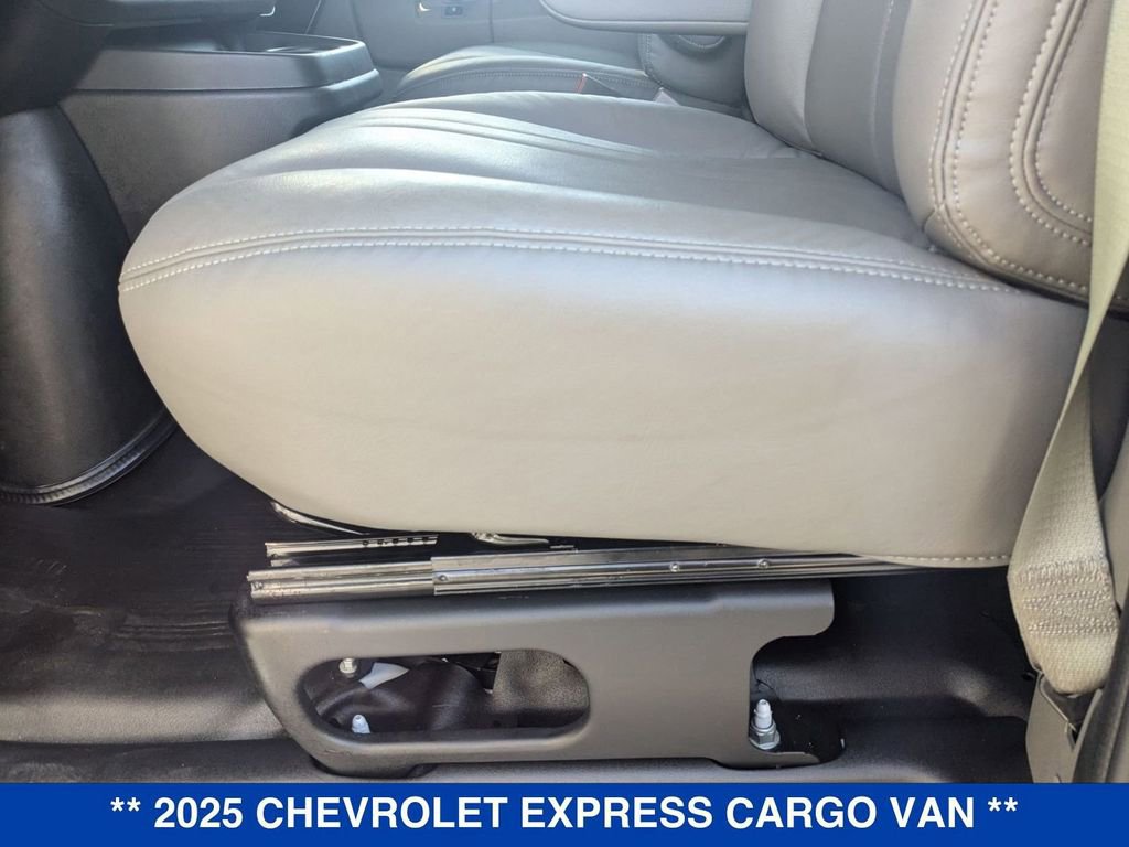 Used 2025 Chevrolet Express 3500 Extended image 16
