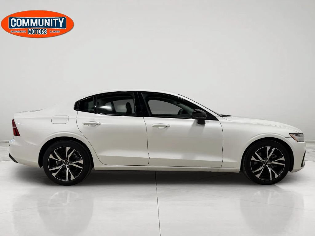 Used 2025 Volvo S60 B5 Core FWD image 9