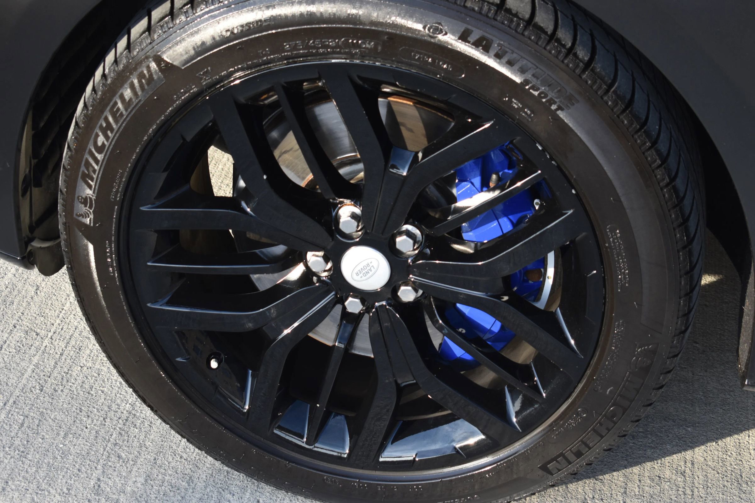 Used 2017 Land Rover Range Rover Sport SVR image 10