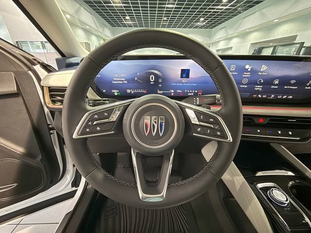Certified 2025 Buick Envision Avenir image 16