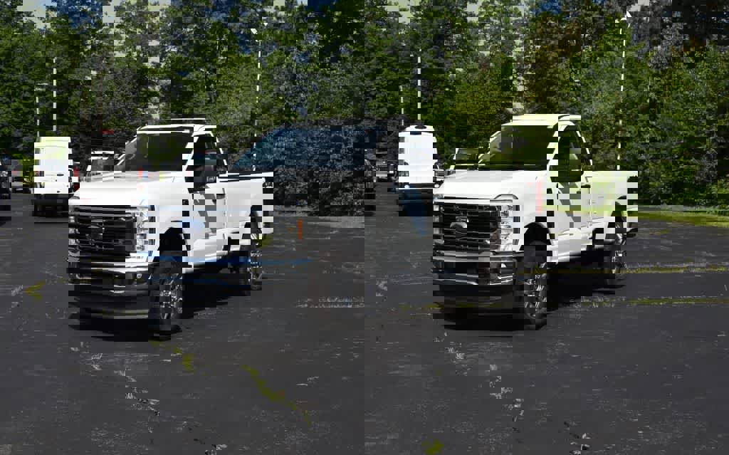 New 2025 Ford F350 XLT image 7