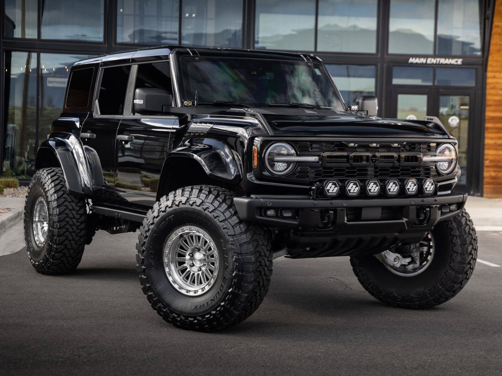Used 2025 Ford Bronco Raptor AWD/4WD image 38