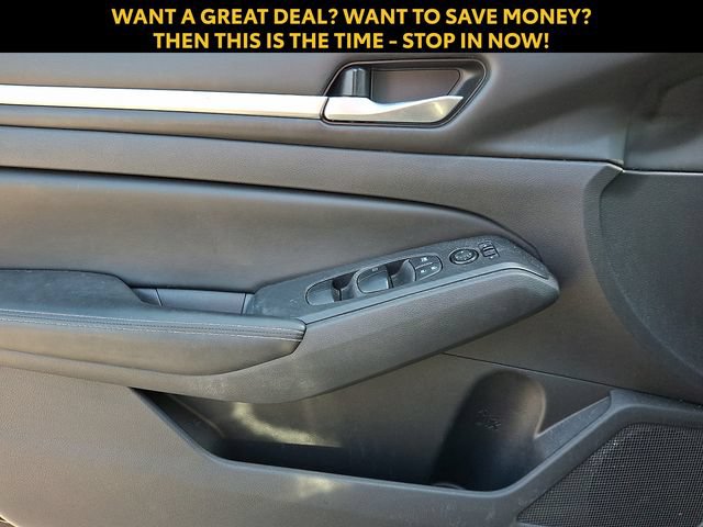 Used 2022 Nissan Altima 2.5 SV FWD image 12
