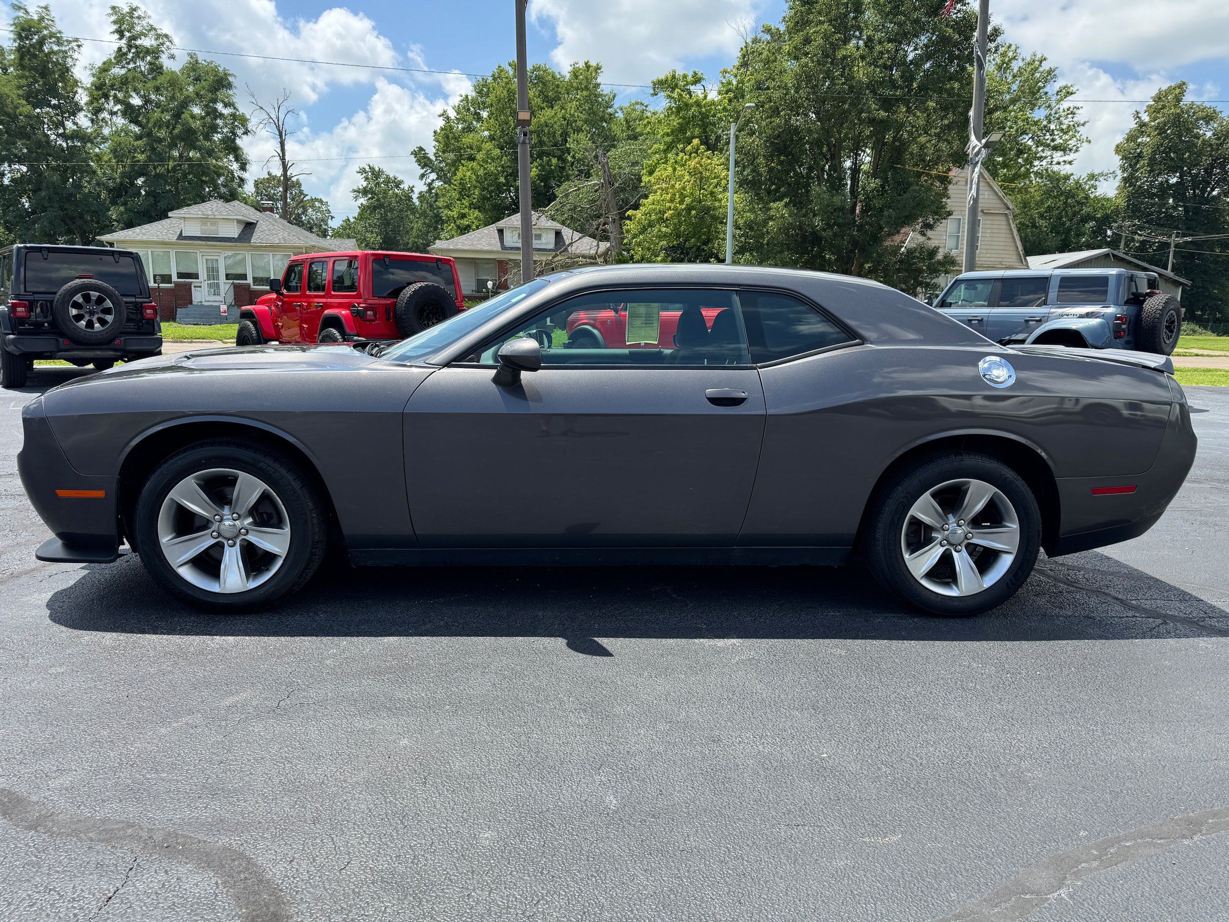 Used 2018 Dodge Challenger SXT RWD image 4
