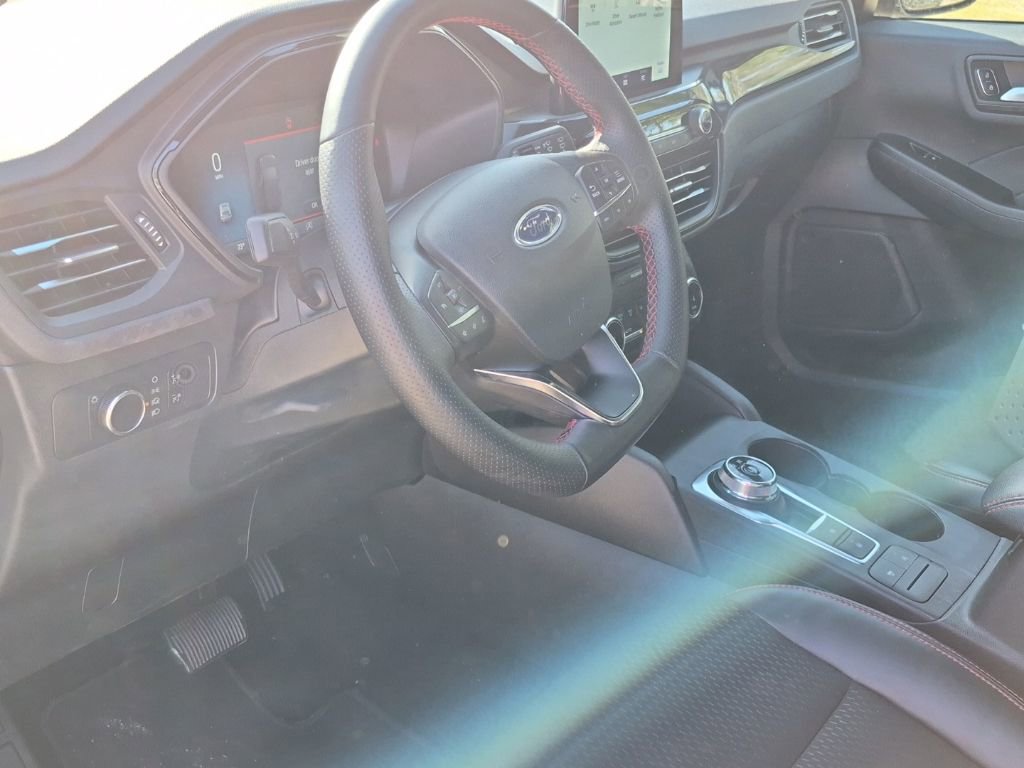 Used 2025 Ford Escape ST-Line image 7
