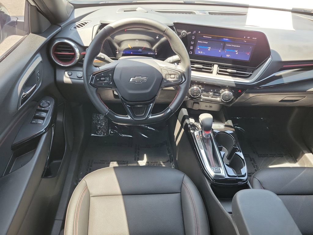 Used 2024 Chevrolet Trax RS w/ Sunroof Package FWD image 17