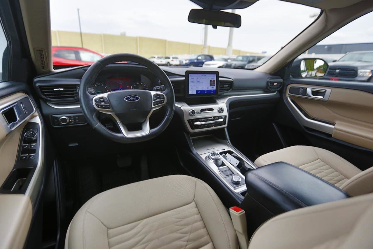 Used 2021 Ford Explorer XLT image 17