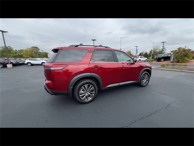 Used 2022 Nissan Pathfinder SV image 8