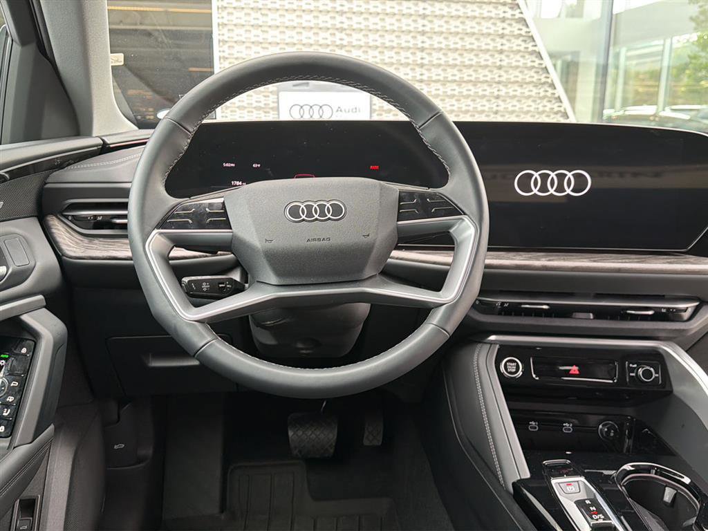 Used 2025 Audi Q5 Premium w/ Premium Plus AWD/4WD image 9