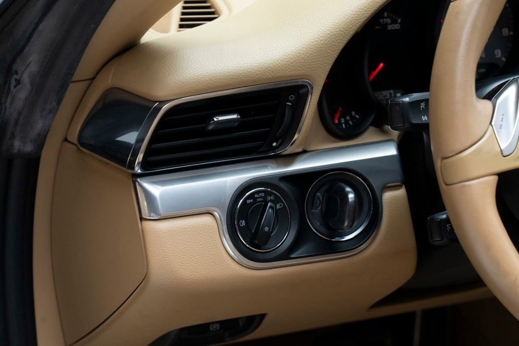 Used 2013 Porsche 911 Carrera 4S image 23