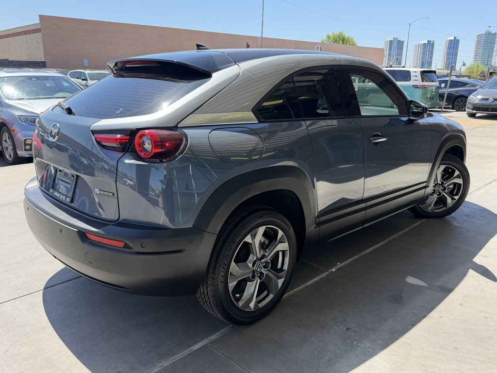 Used 2022 MAZDA MX-30 Electric w/ Premium Plus Pkg FWD image 4