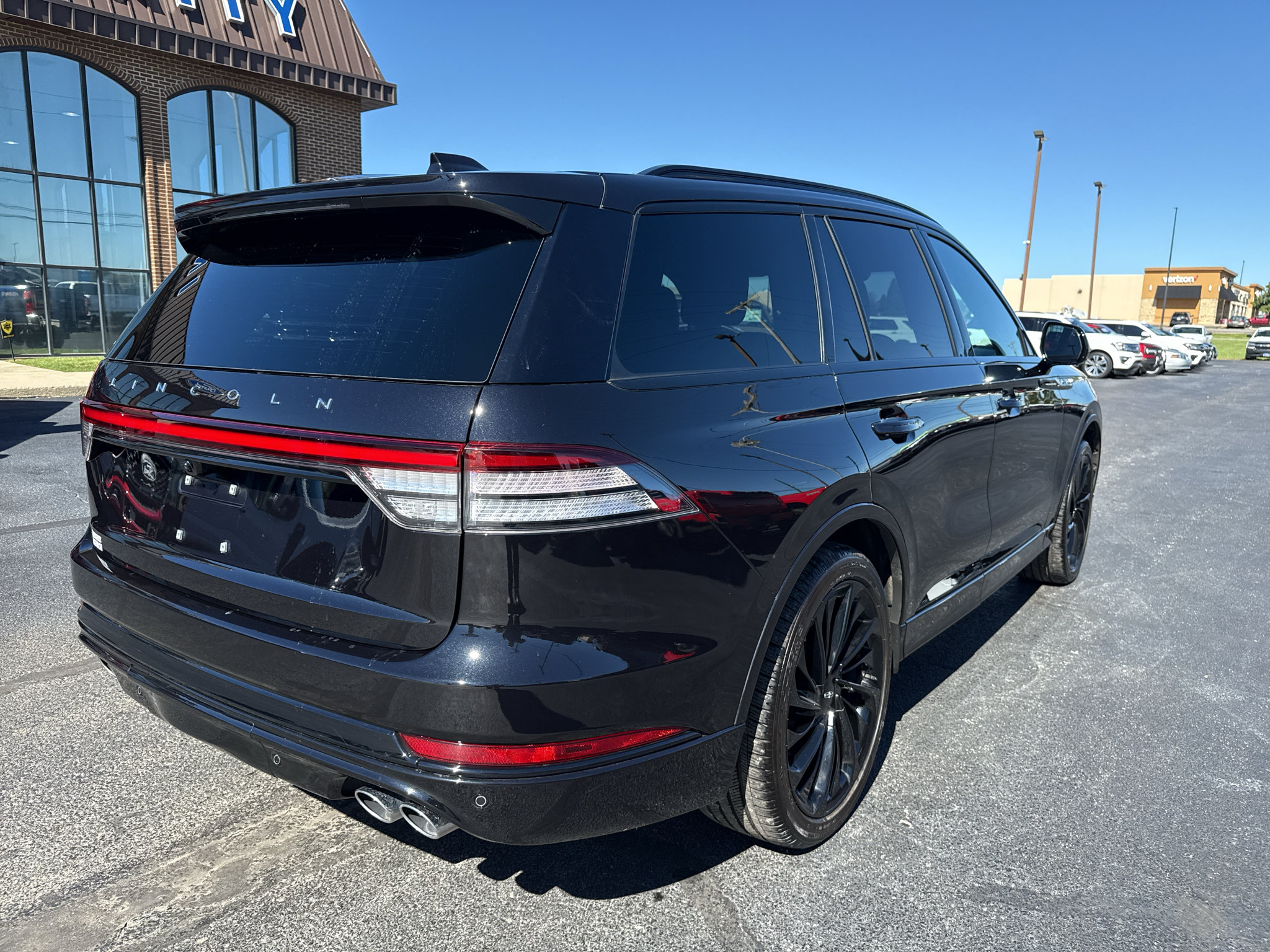 Used 2025 Lincoln Aviator Reserve w/ Equipment Group 201A AWD/4WD image 8