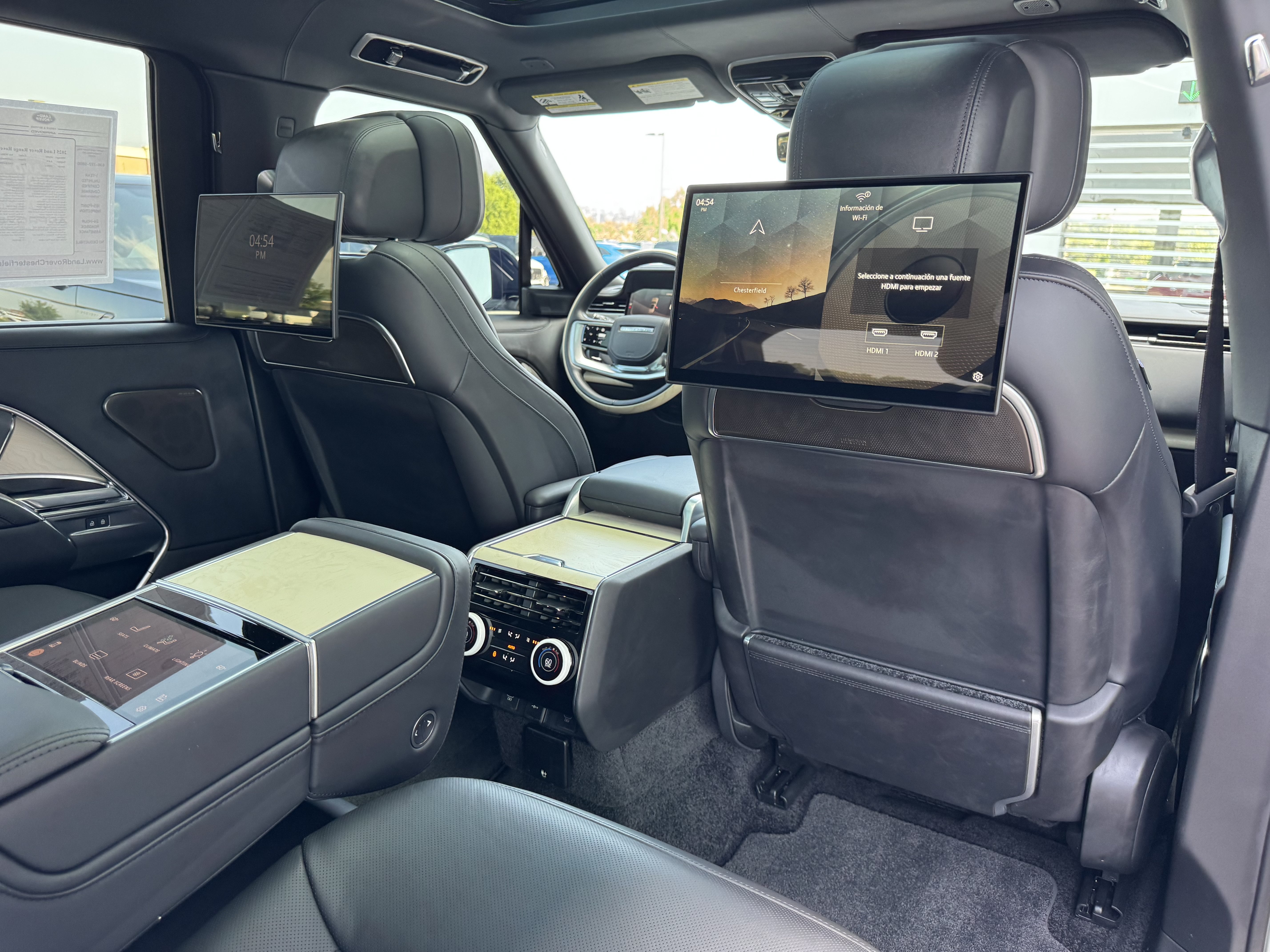 Certified 2025 Land Rover Range Rover SV AWD/4WD image 40