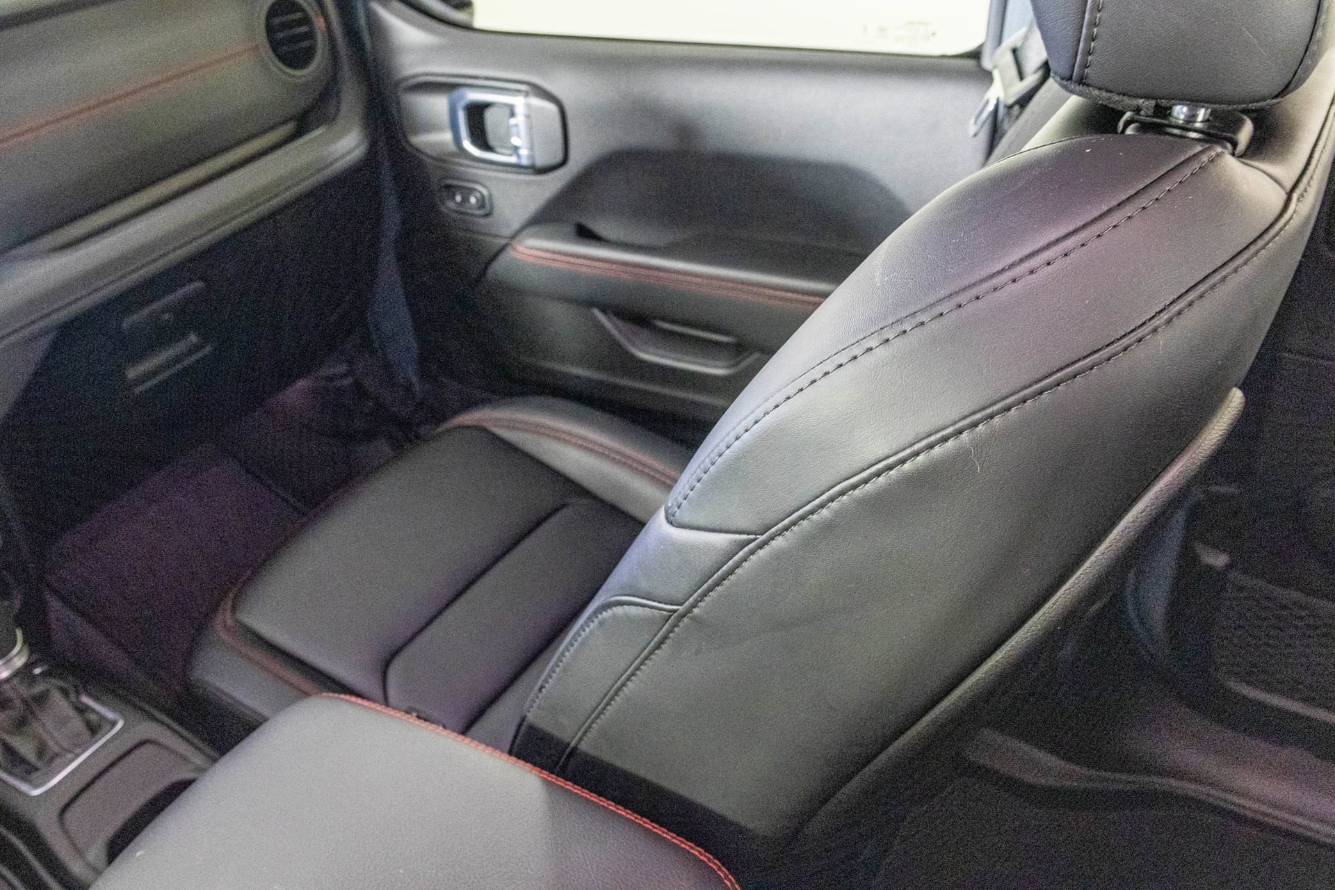 Used 2024 Jeep Wrangler Unlimited Rubicon image 38