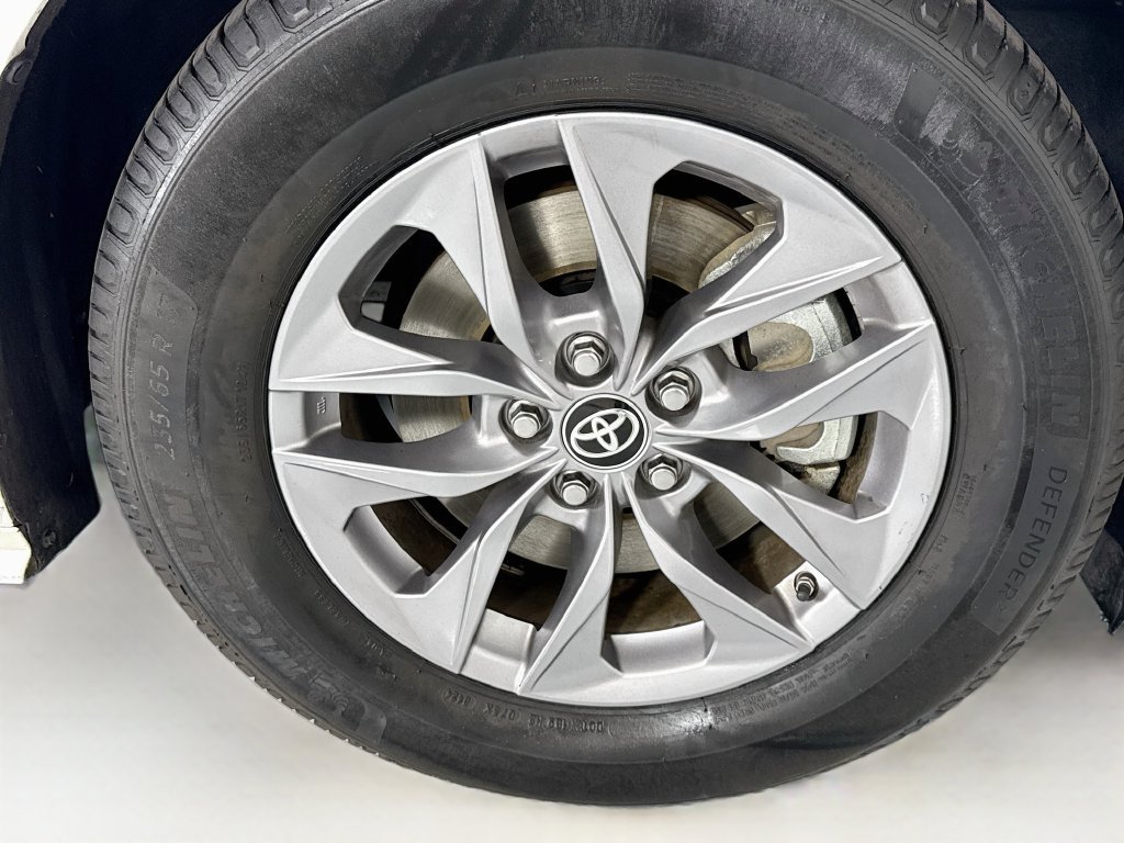 Used 2021 Toyota Sienna XLE FWD image 31