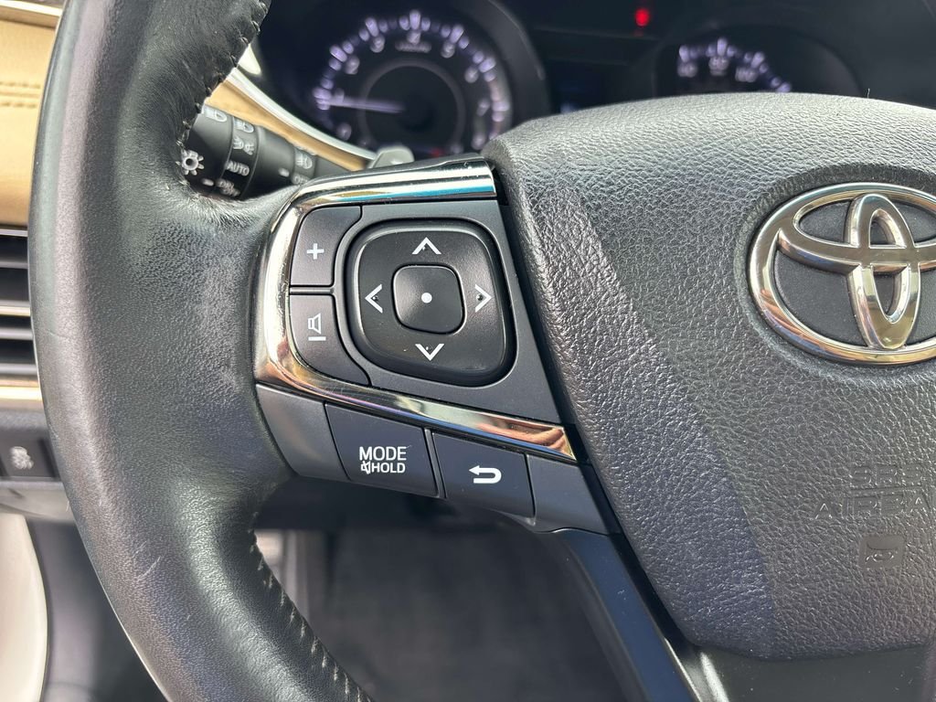 Used 2014 Toyota Avalon XLE Touring FWD image 16