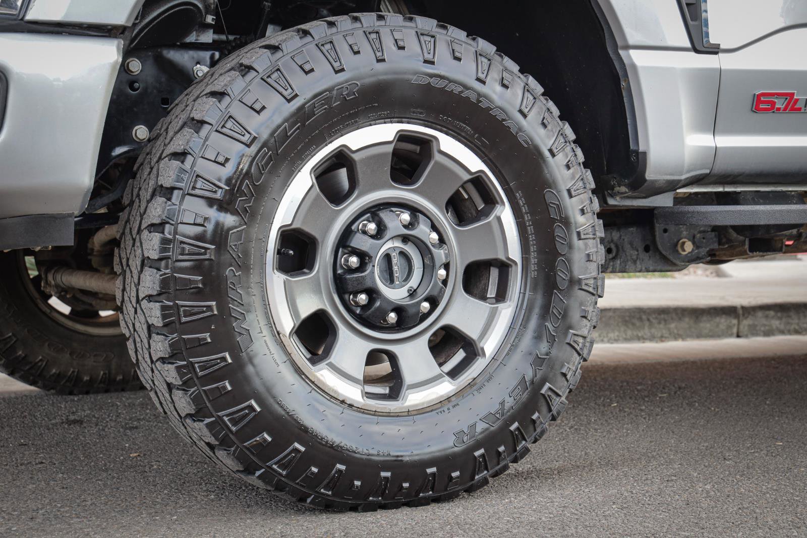 Used 2023 Ford F350 Platinum w/ Tremor Off-Road Package image 12