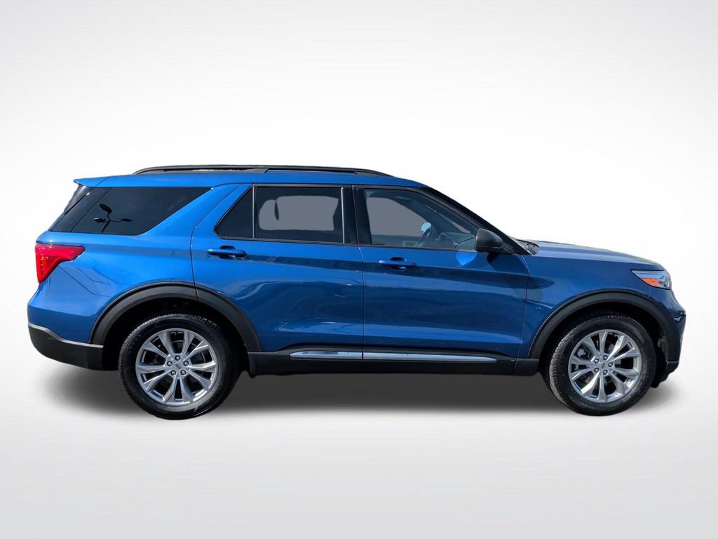 Certified 2020 Ford Explorer XLT w/ Equipment Group 202A AWD/4WD image 9