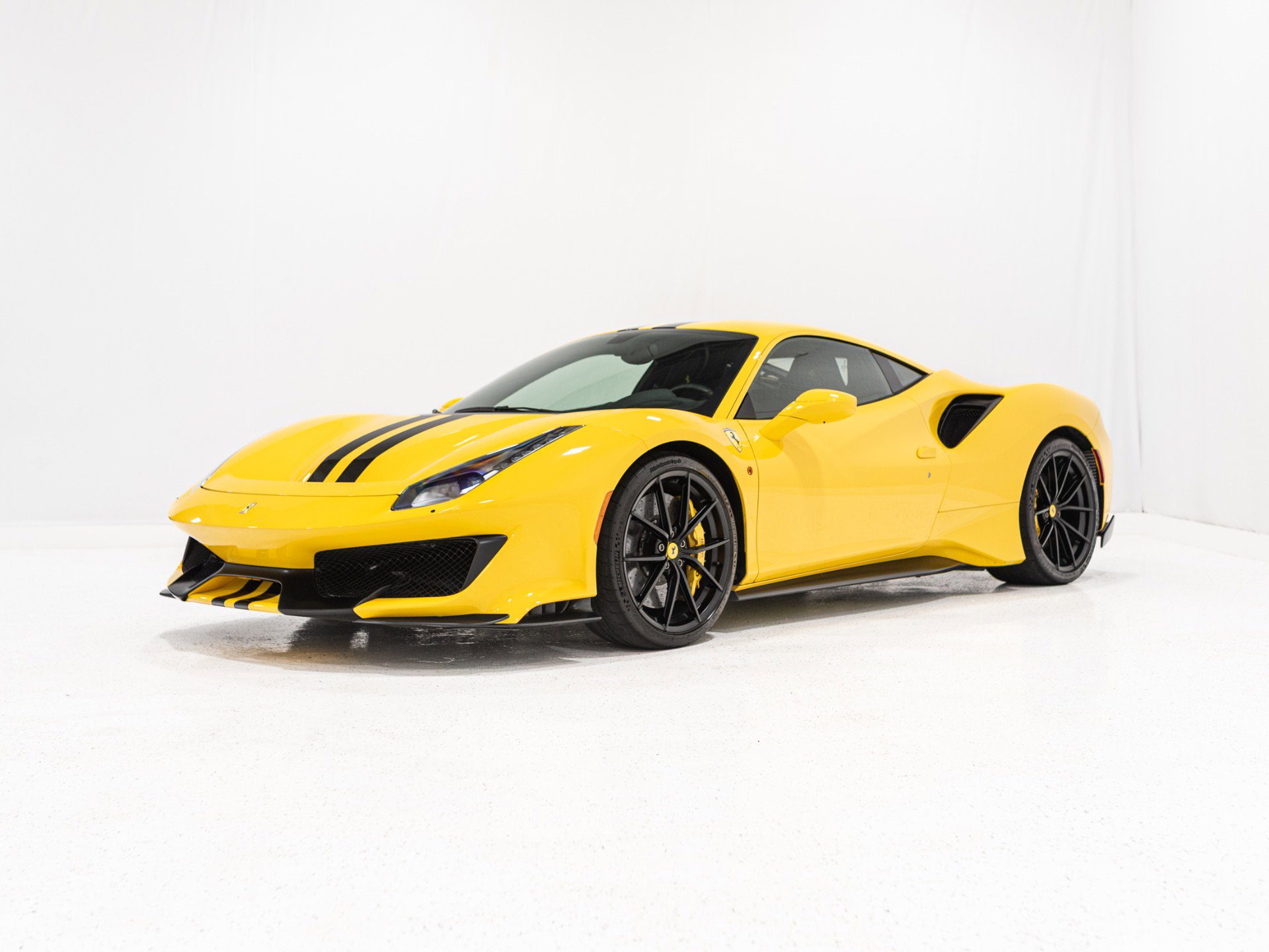 Used 2019 Ferrari 488 Pista Coupe image 1