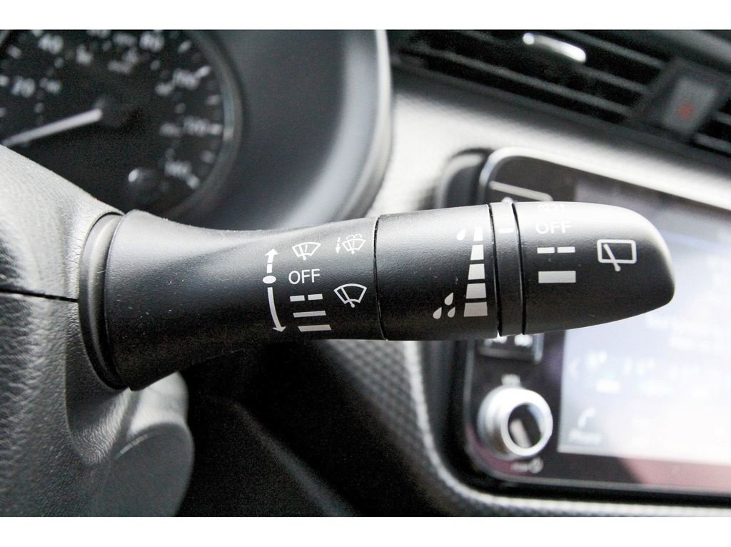 Used 2024 Nissan Kicks SV FWD image 18